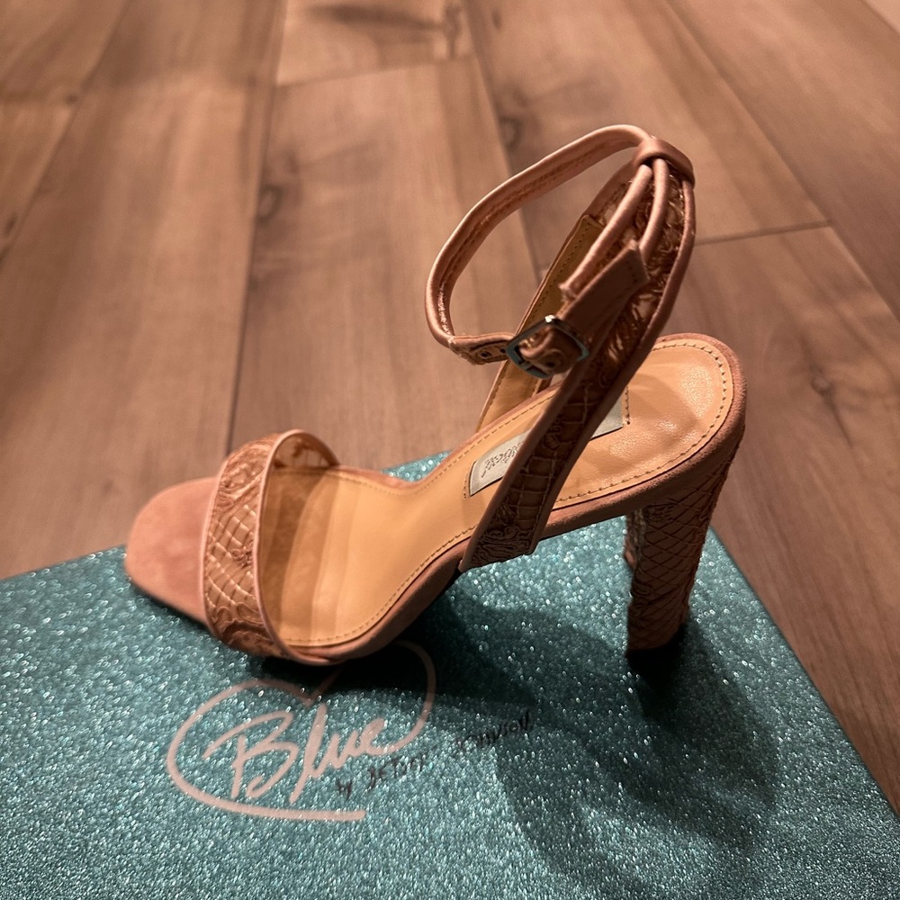 Women's Tan Heeled Sandals